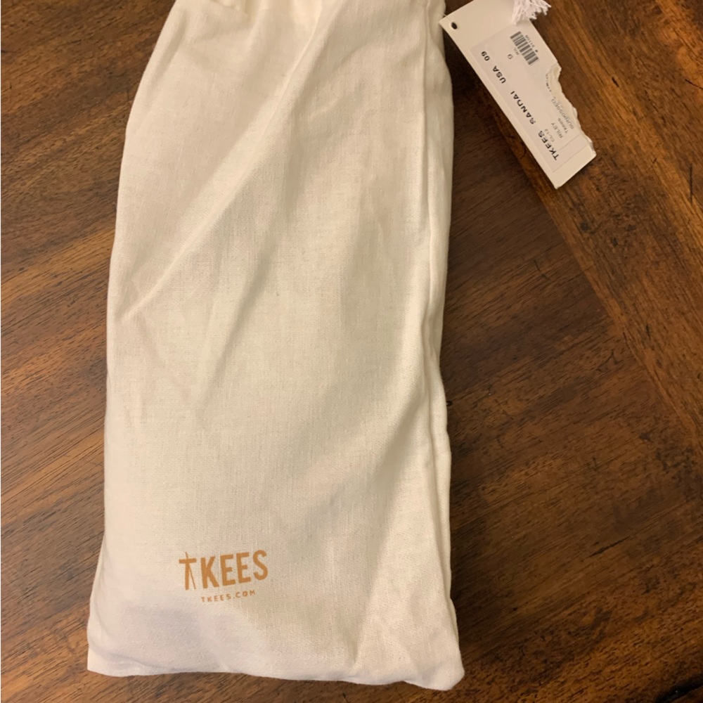Tkees sandal size 9